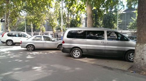 違章停車(chē)被拖壞，就該自認倒霉？告訴車(chē)主如何獲得賠償
