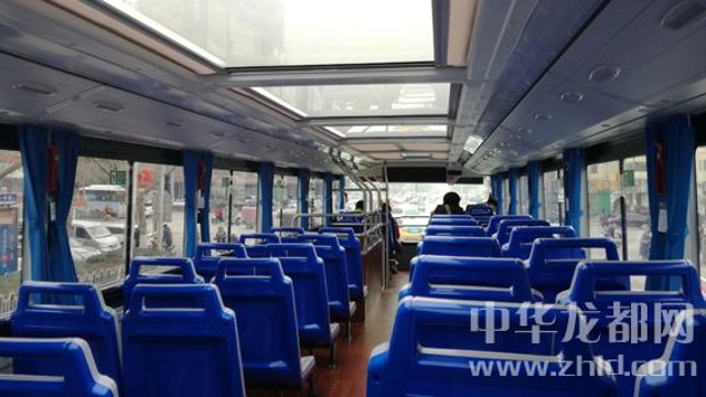 雙層公交車(chē)在周口中心城區“上崗”
