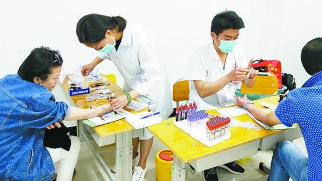 “家庭醫生”進(jìn)社區 簽約服務(wù)促健康