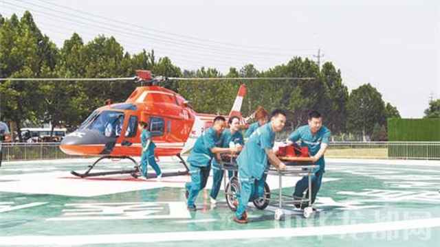 全市“防災減災立體救援”航空醫療救援啟動(dòng)儀式在周口協(xié)和骨科醫院?jiǎn)?dòng)