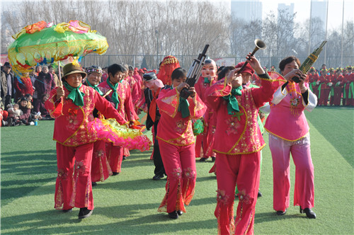 歡樂(lè )進(jìn)萬(wàn)家 紅火迎新年