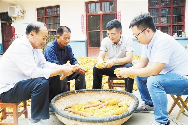 進(jìn)村入戶(hù)了解民情  破解基層信訪(fǎng)難題