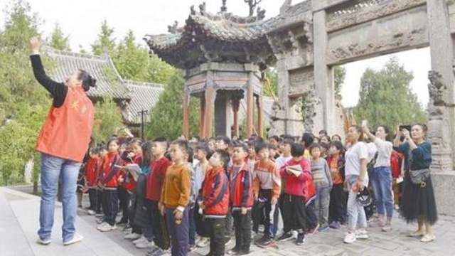 405名小學(xué)生關(guān)帝廟內開(kāi)眼界