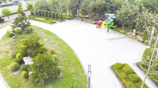 具有現代運動(dòng)氣息的街頭游園